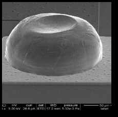 Формирование припойных шариковых выводов на контактах кристалла (пластины) или подложки.